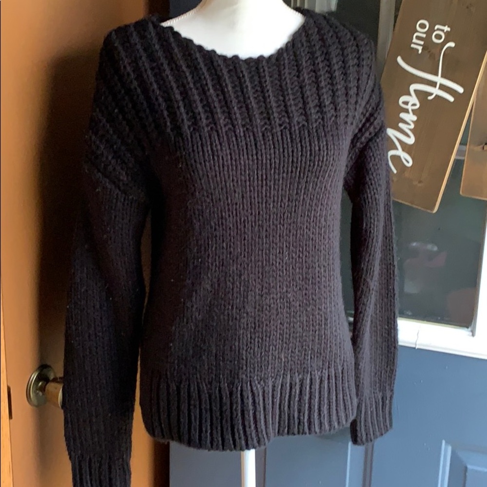 Universal threads black sweater